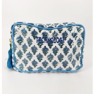 Mark & Graham Clear Coated Travel Case Technology